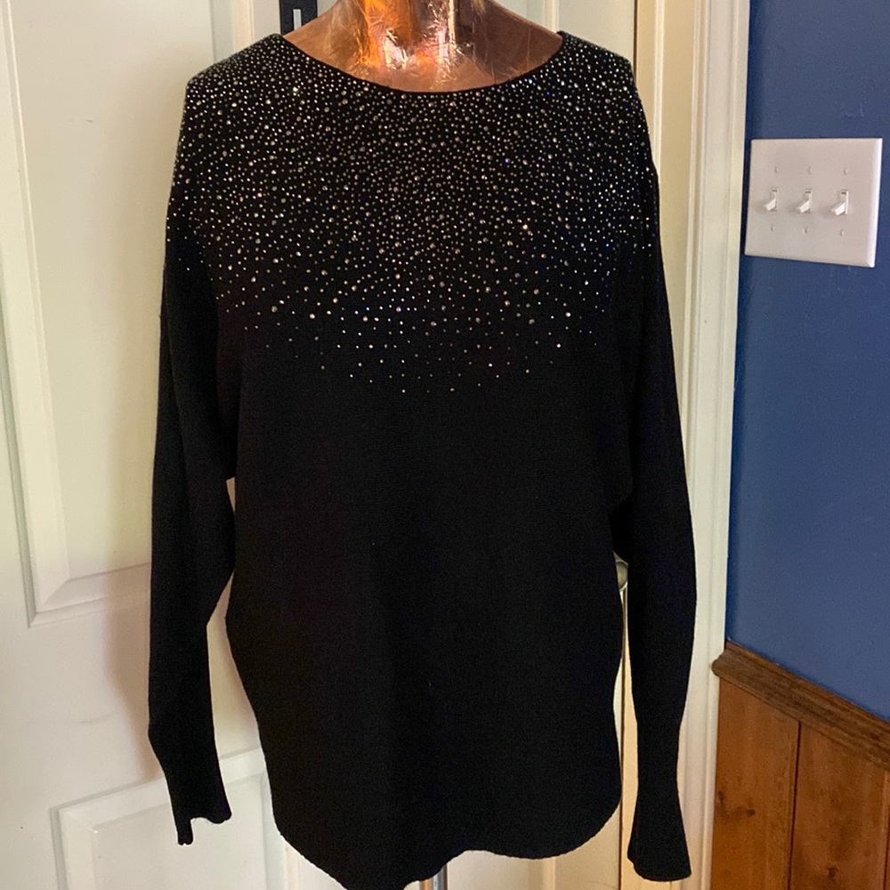 Vilci Milano, size M, NWT, Black long-sleeve silver sparkle detail.